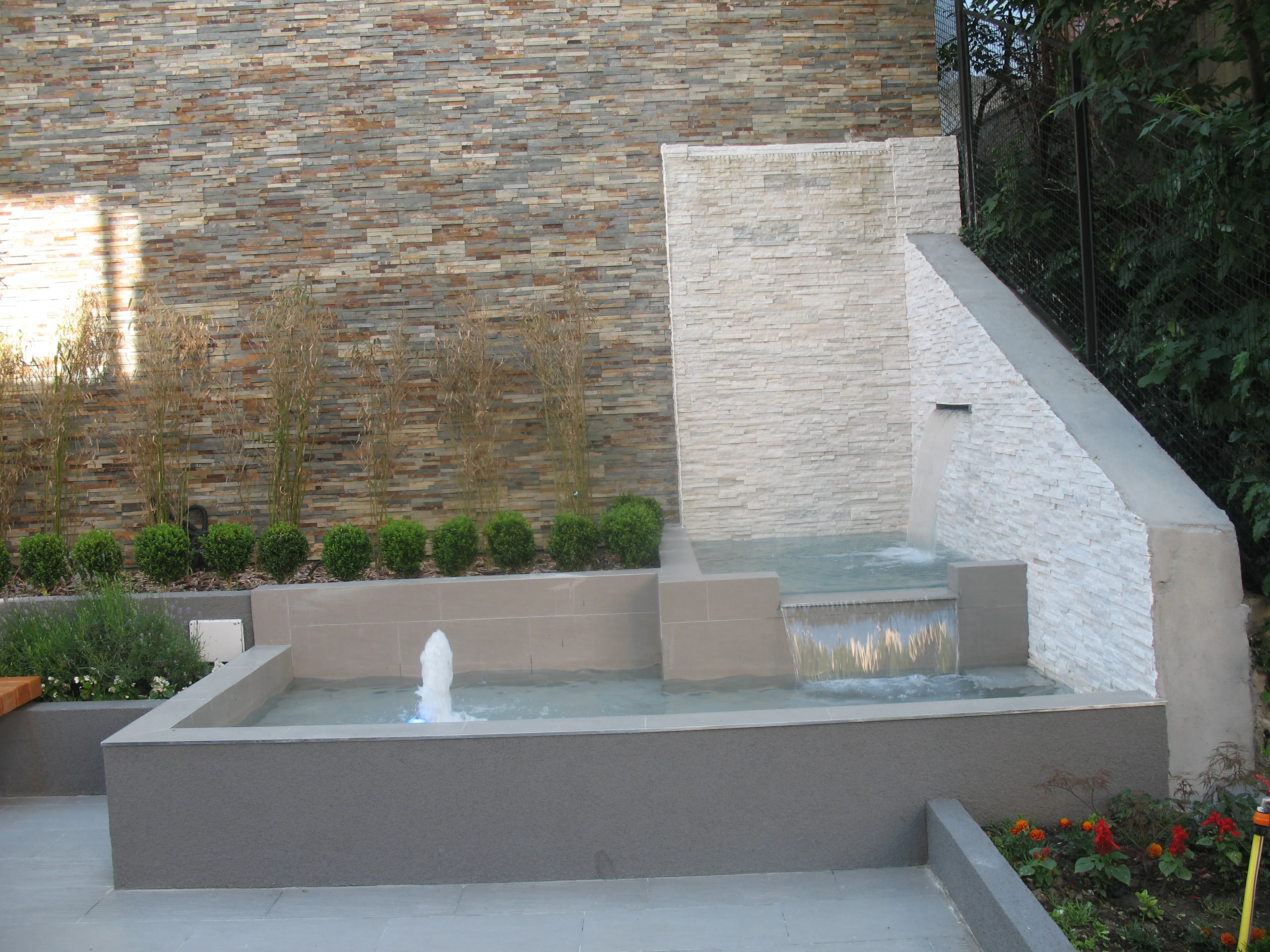 Moderna Fontana 12 — image 1